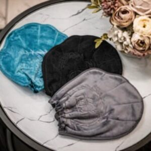 Universali mikropluošto buities pirštinė