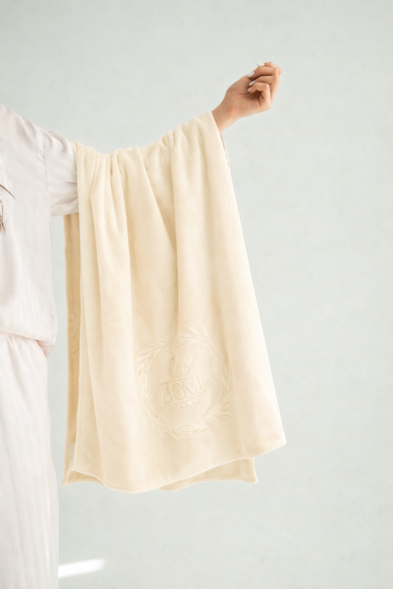 Mikropluošto kūno rankšluostis kreminis