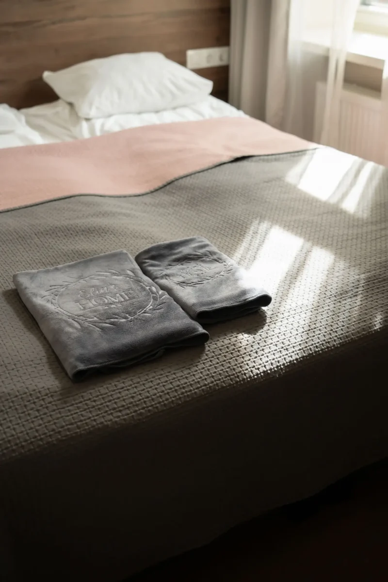 Milka (10 of 106)+ Kūno rankšluostis pilkas