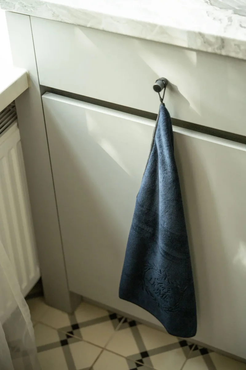 Milka (23 of 106)+ Mikropluošto virtuvinis rankšluostis juodas