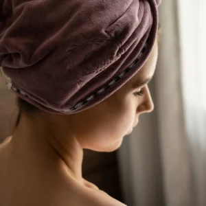 Milka (6 of 106)+ Mikropluošto rankšluostis plaukams smaragdinis