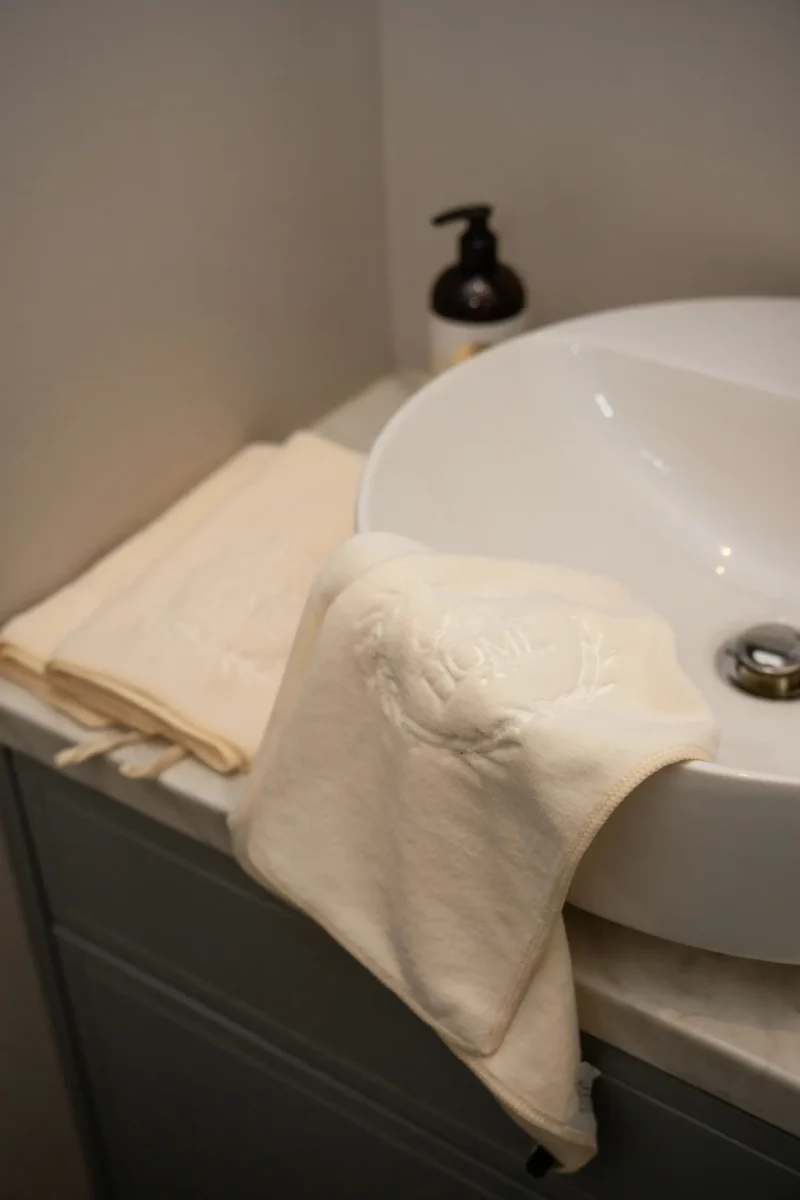 Milka (8 of 106)+ Mikropluošto rankšluostis plaukams kreminis