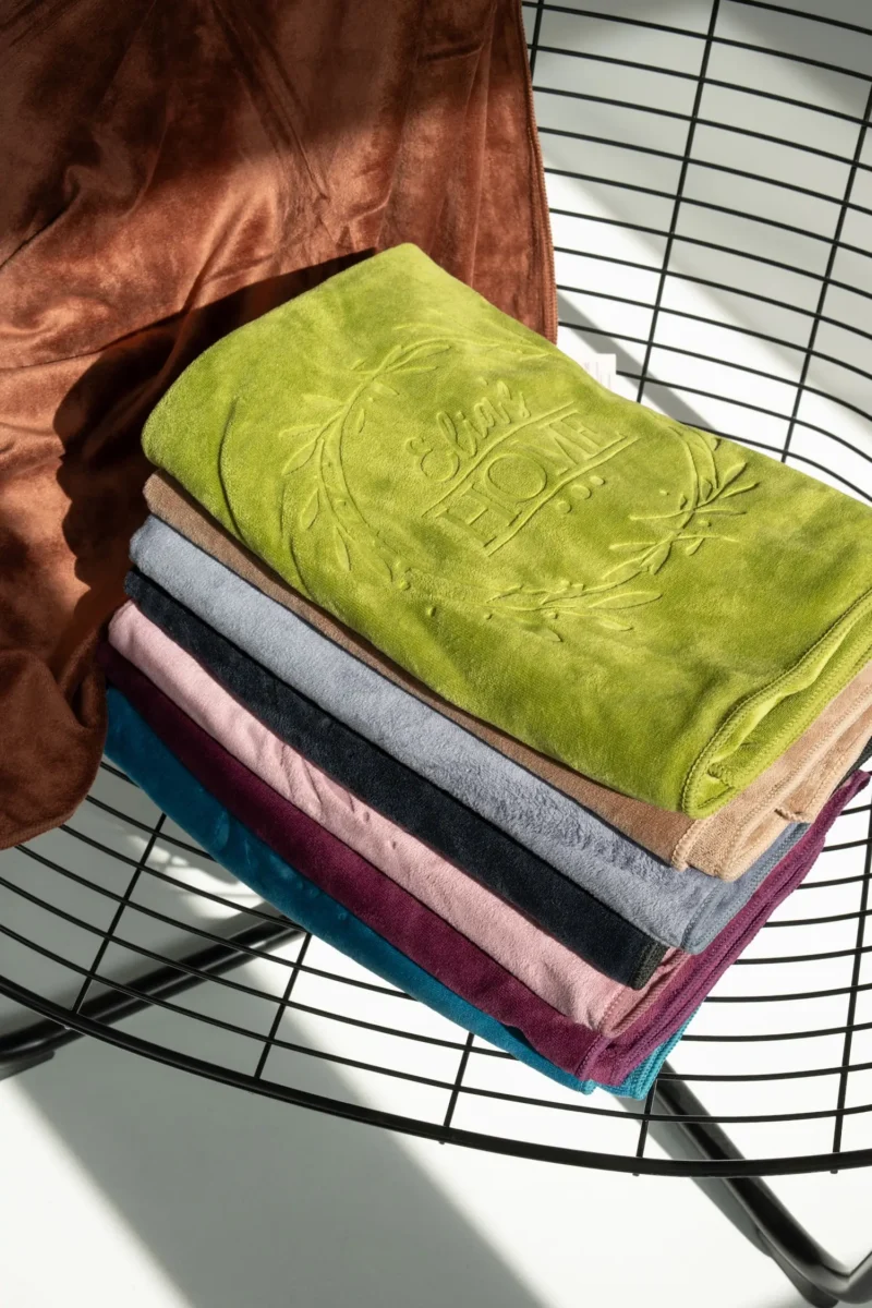 Milka (99 of 106)+ Kūno rankšluostis juodas